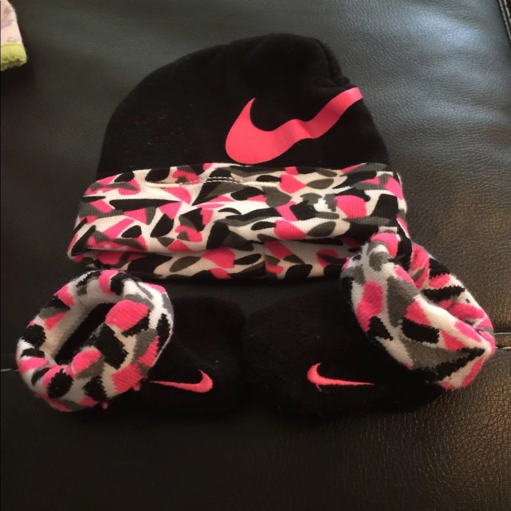 Nike hat and booties